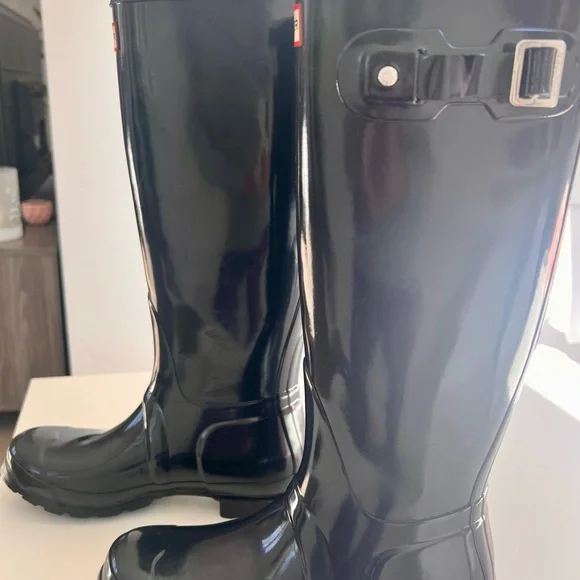 Tall Navy Hunter Boots - SZ 7 - Picture 2 of 3